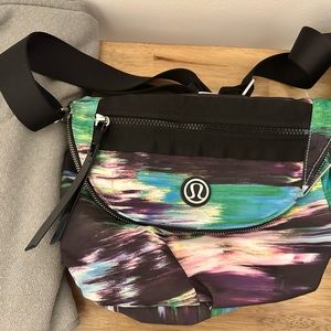 Lululemon festival bag